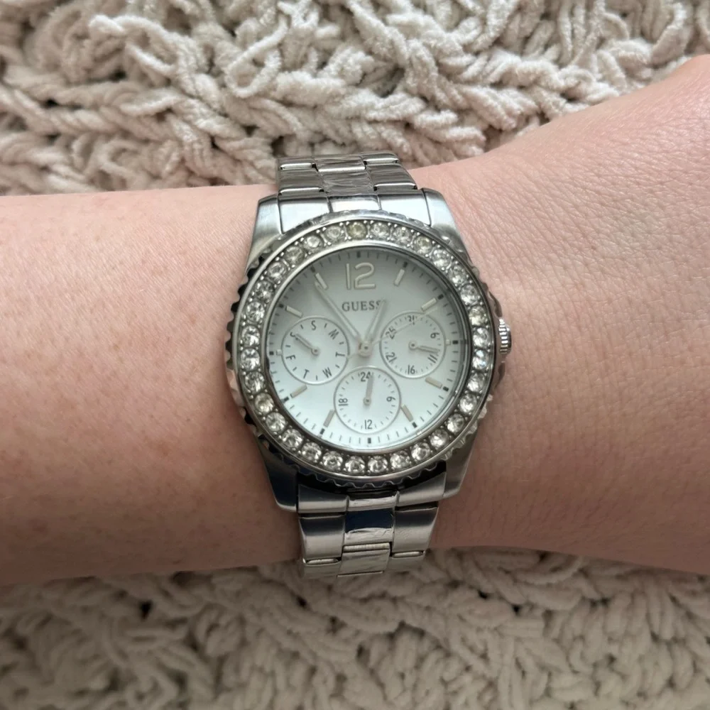 GUESS Watch - Picture 2 of 9